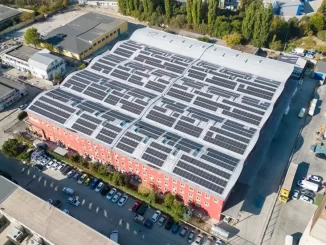 Panouri fotovoltaice au fost montate pe fabrica situată în zona industrială a Constanței